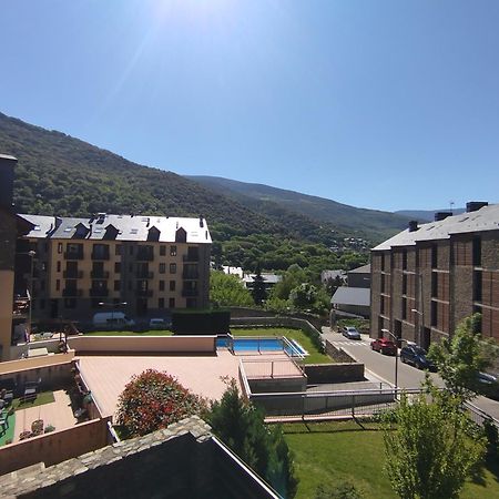 Apartaments Sort Pirineus Esterno foto
