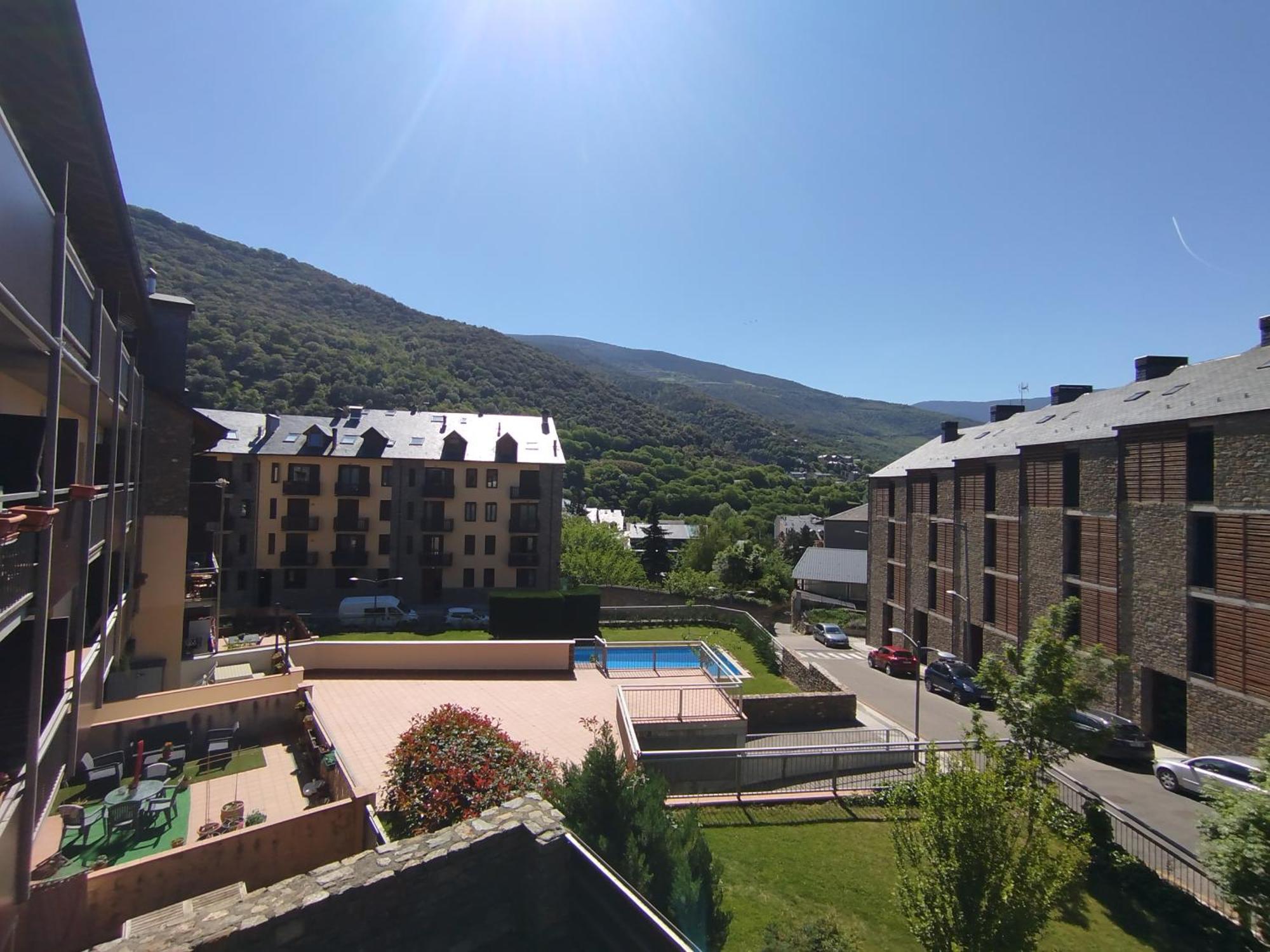 Apartaments Sort Pirineus Esterno foto