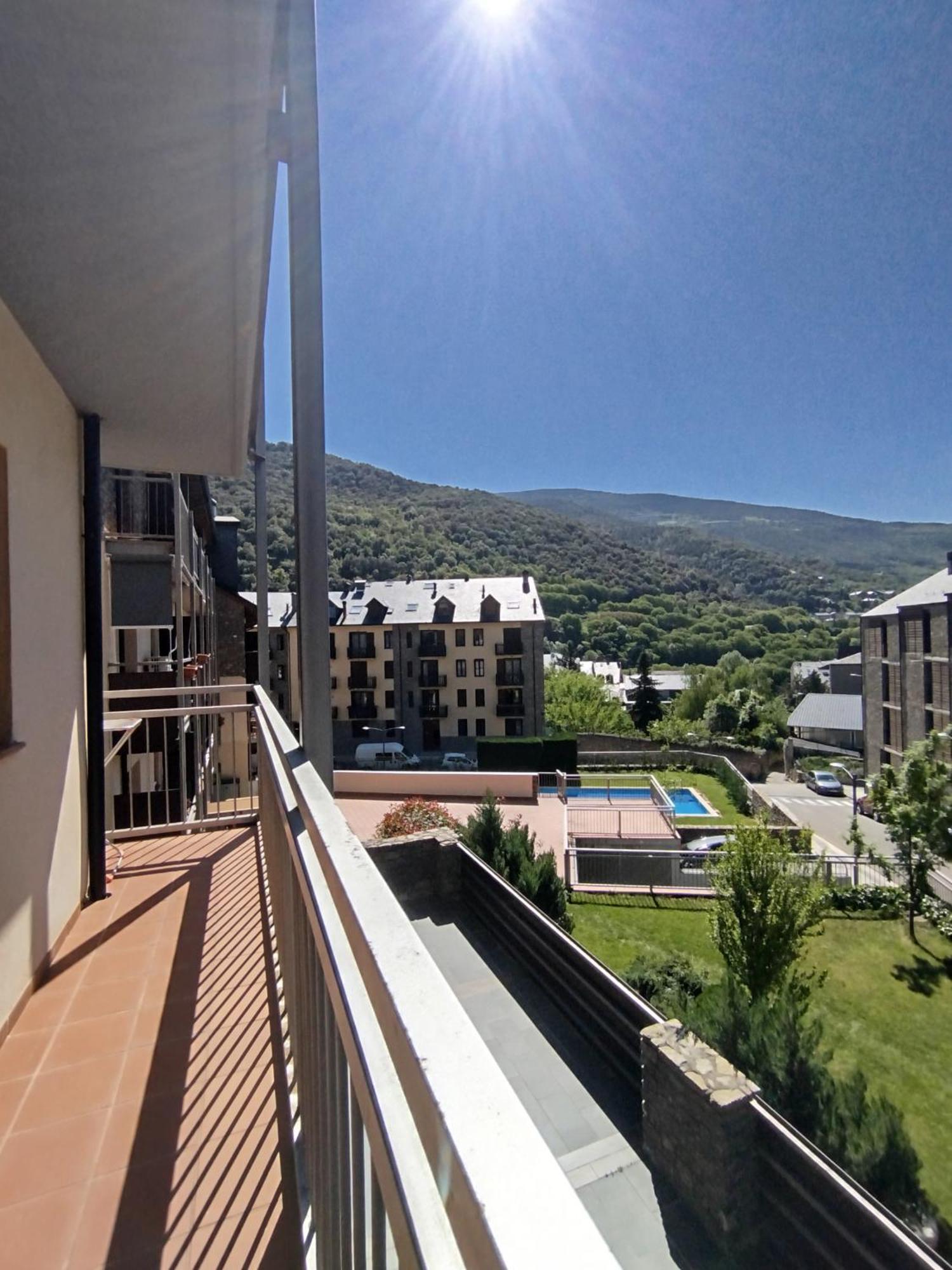 Apartaments Sort Pirineus Esterno foto
