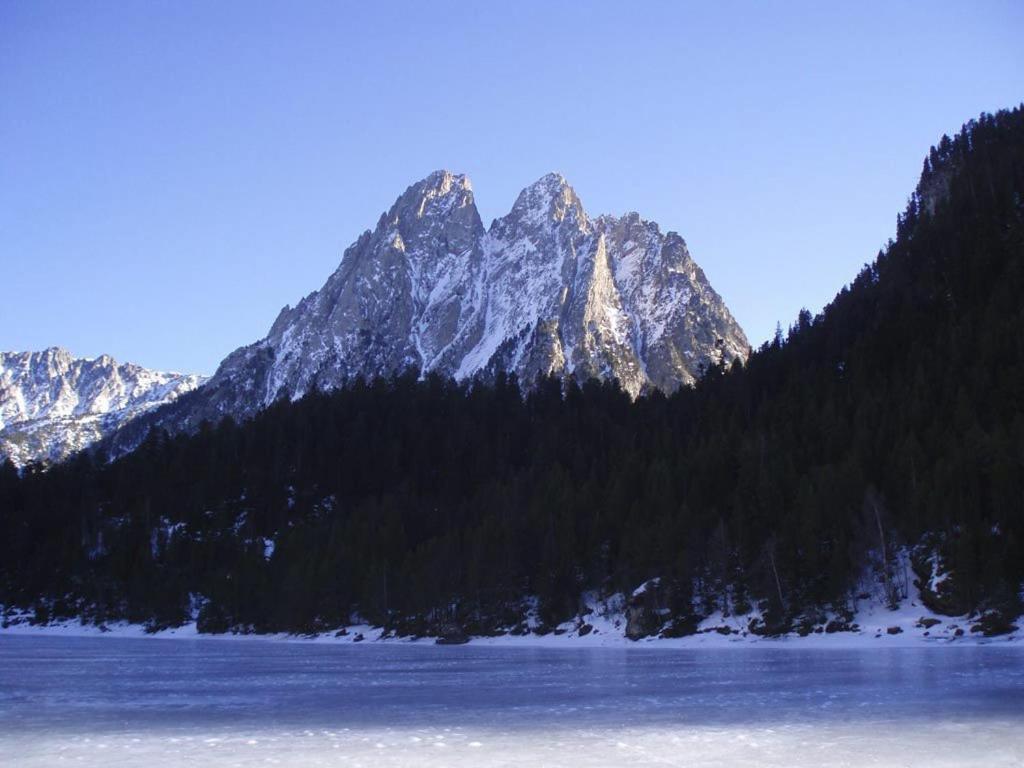 Apartaments Sort Pirineus Esterno foto