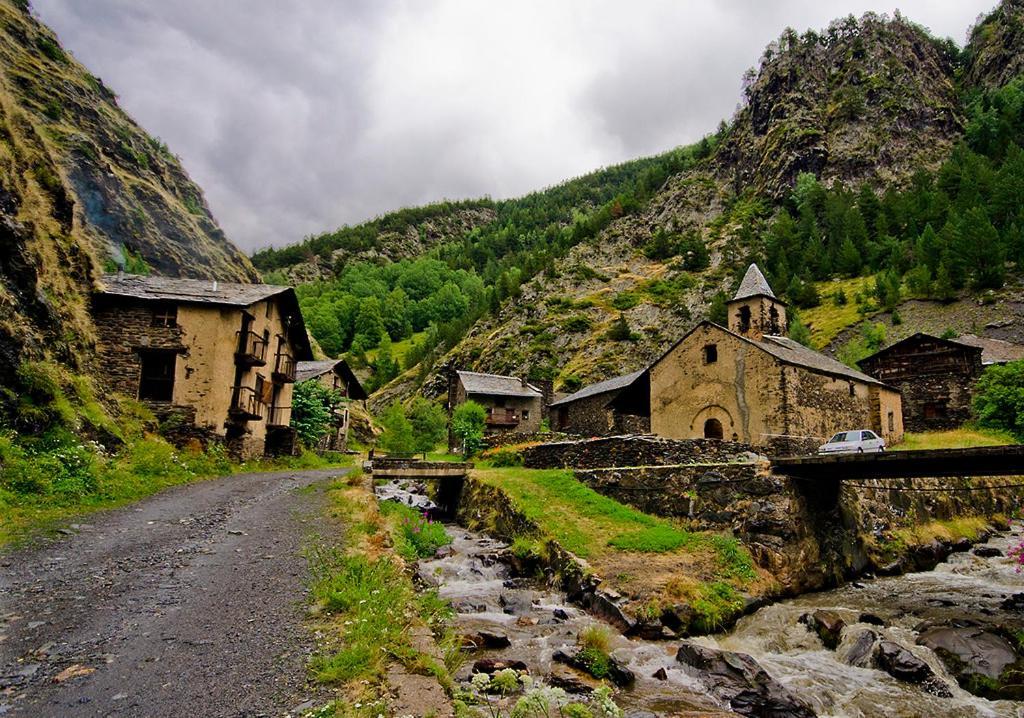 Apartaments Sort Pirineus Esterno foto